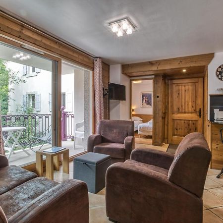 Villa Vallet- Newly Renovated 2 Bedroom Nestled Just Off The Main Street Chamonix Exterior photo